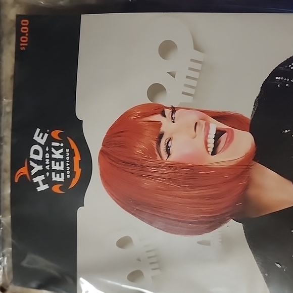 NEW! Hyde & EEK! BOUTIQUE- Adult Red Shimmer Bob Halloween Costume Wig - Picture 3 of 6